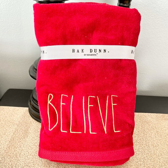 🆕Rae Dunn Set of 2 BELIEVE Hand Towels - Picture 4 of 6